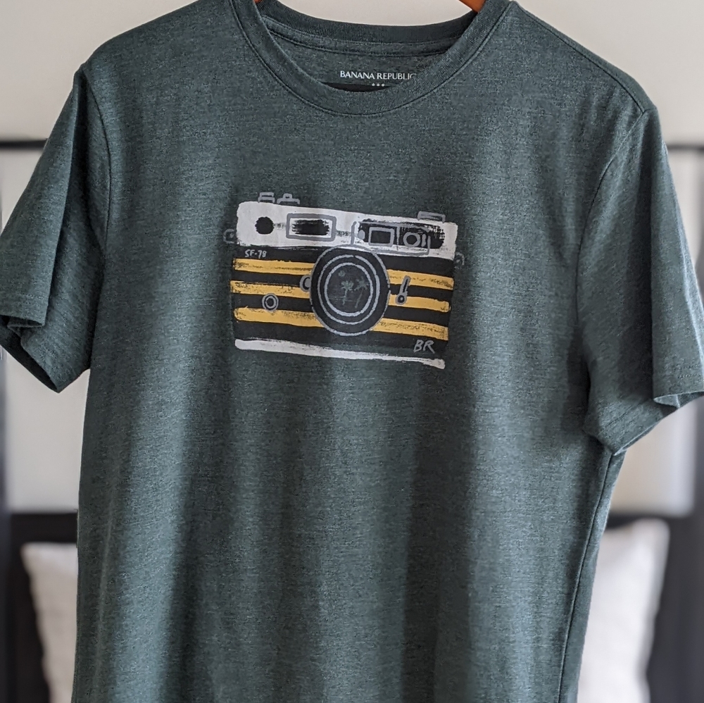 Green Banana Republic T-shirt, Medium